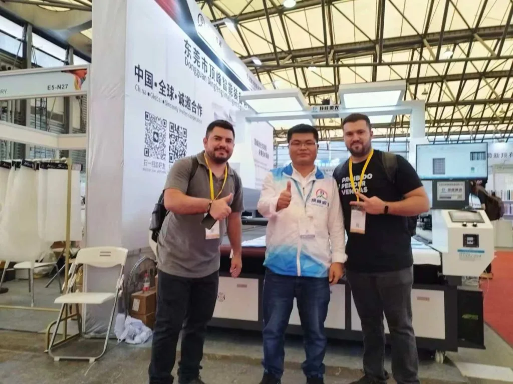 Fabric laser cutting machine for large-format printing house - client case at DPES Guangzhou 2024